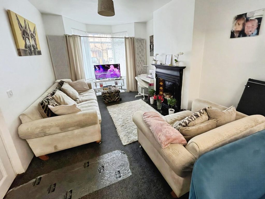 Property photo 3 of 13 35B9A994-Cgf6.Jpeg