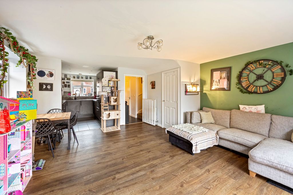 Property photo 3 of 20