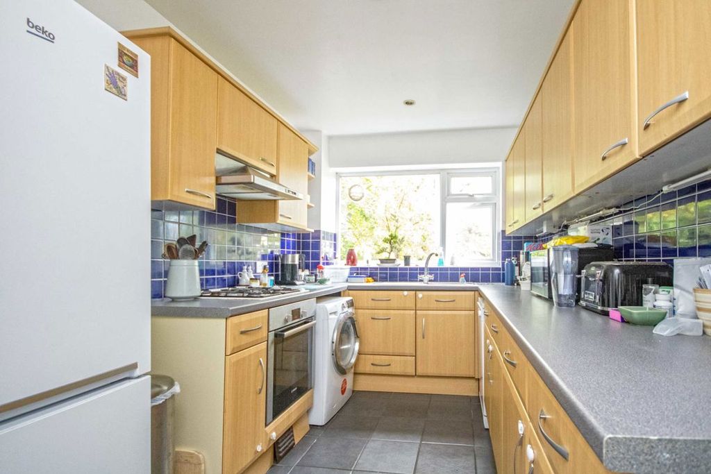 Property photo 2 of 5