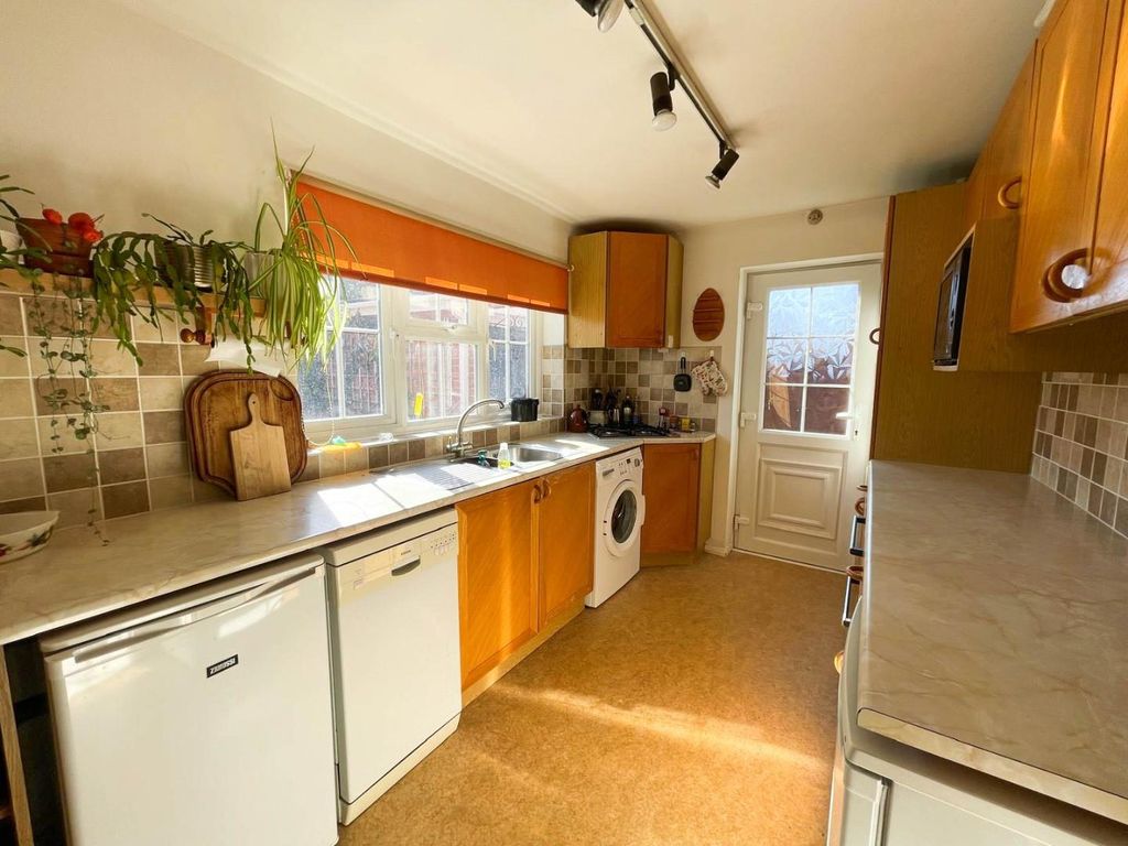 Property photo 2 of 11 Kitchen 1.Jpg