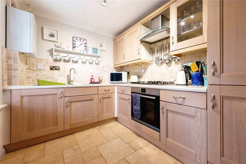 Property photo 3 of 13 Picture No. 10