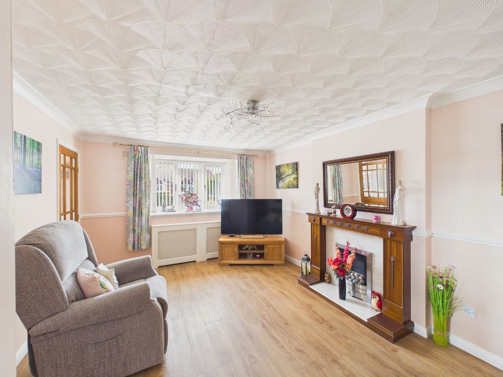 Property photo 3 of 16 5539827