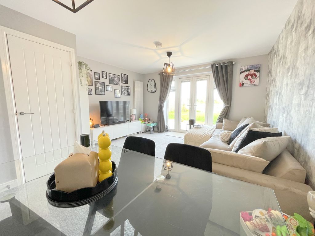 Property photo 3 of 13 Jefferson Way