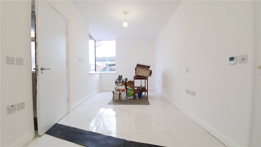 Property photo 3 of 7 Picture No. 02