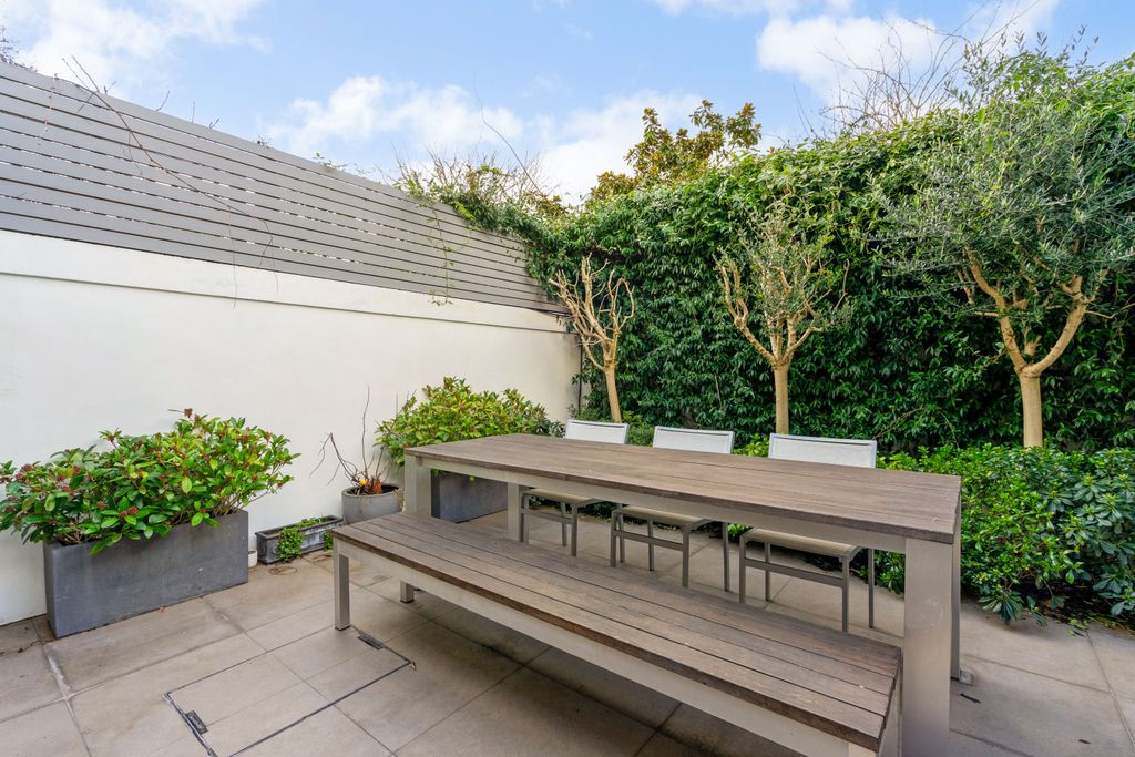 Property photo 3 of 15 4