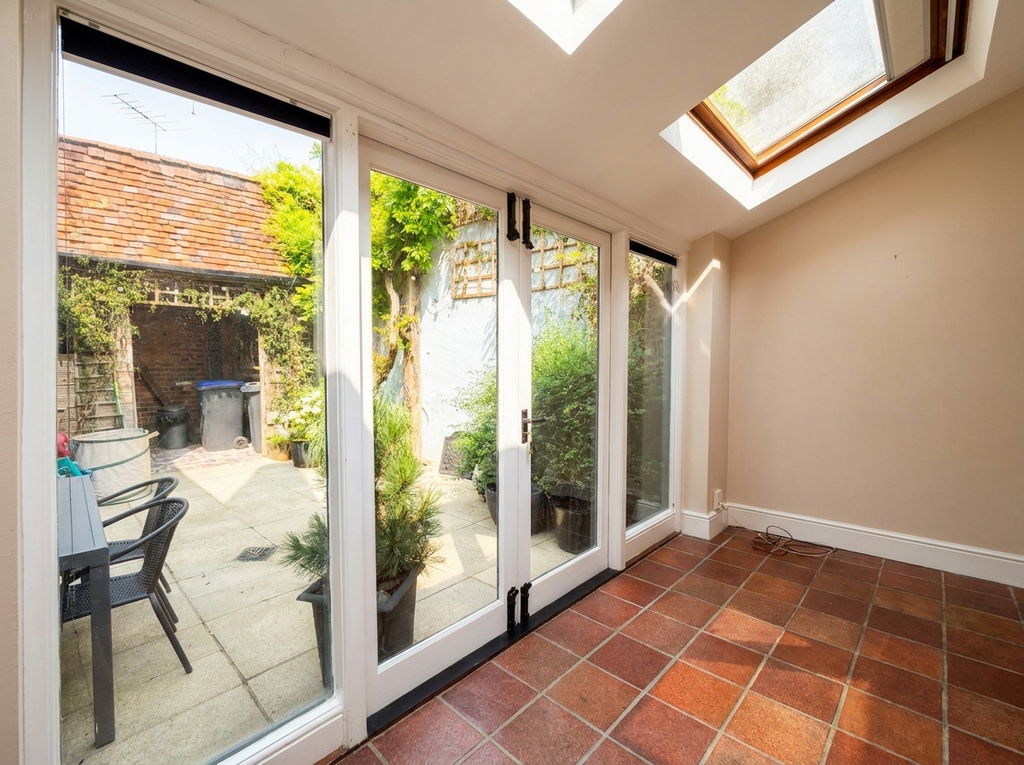 Property photo 3 of 17 Conservatory