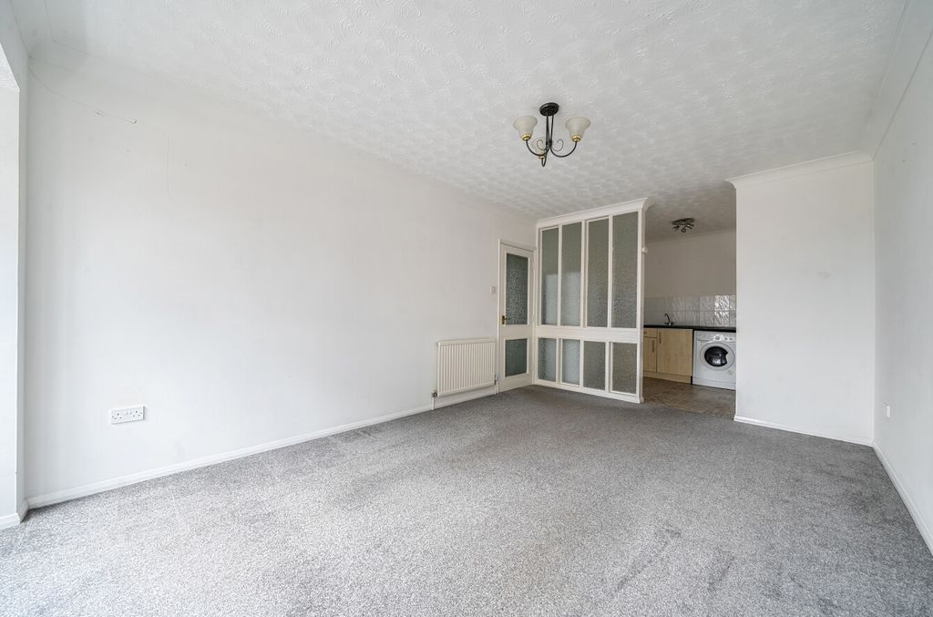 Property photo 2 of 13 1445984-6-69De55F...