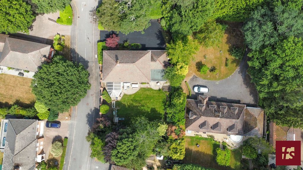 Additional image 37 of 5 bed detached house for saleTalisman Close, Crowthorne, Berkshire RG45