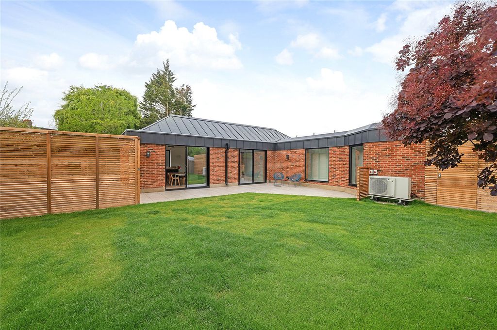 Property photo 2 of 15 Picture No. 11