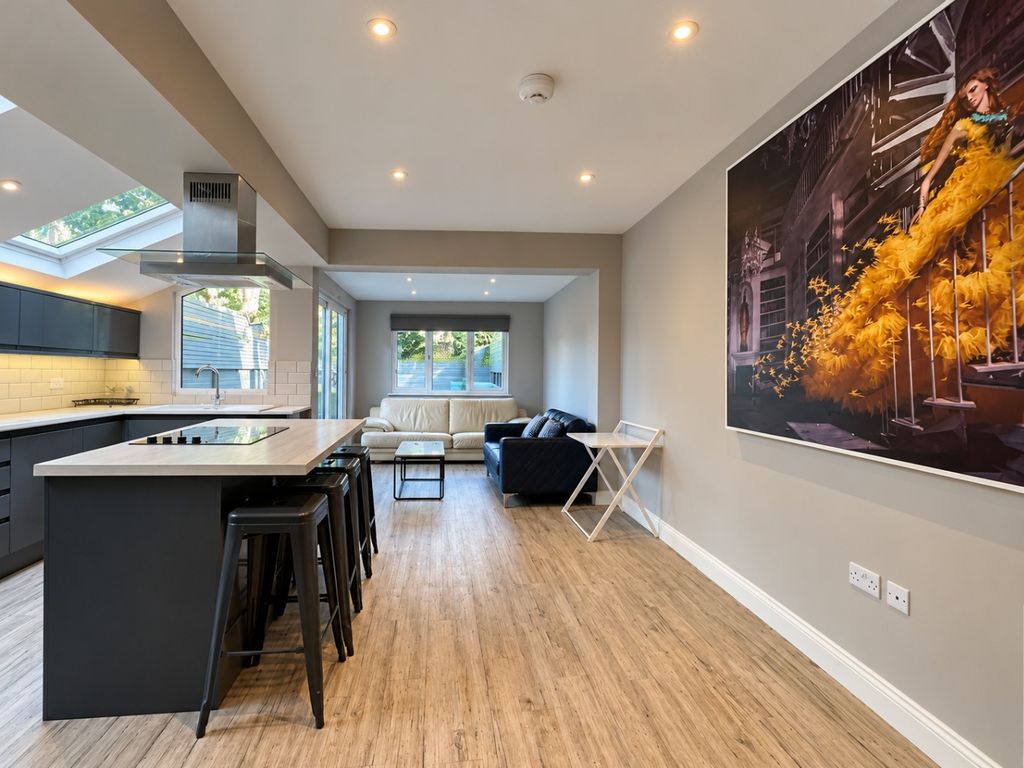 Property photo 2 of 23 4632741