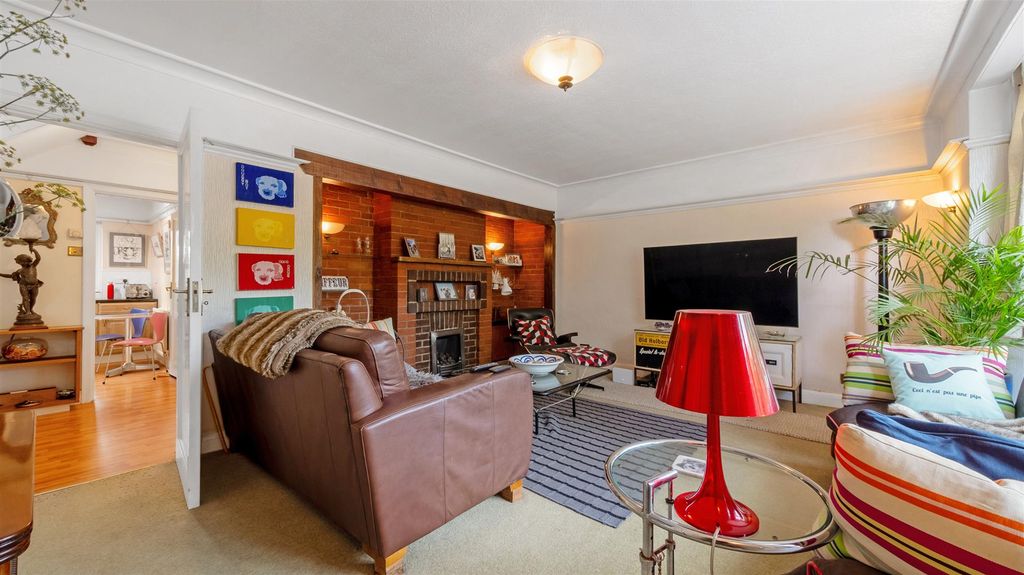 Property photo 2 of 23