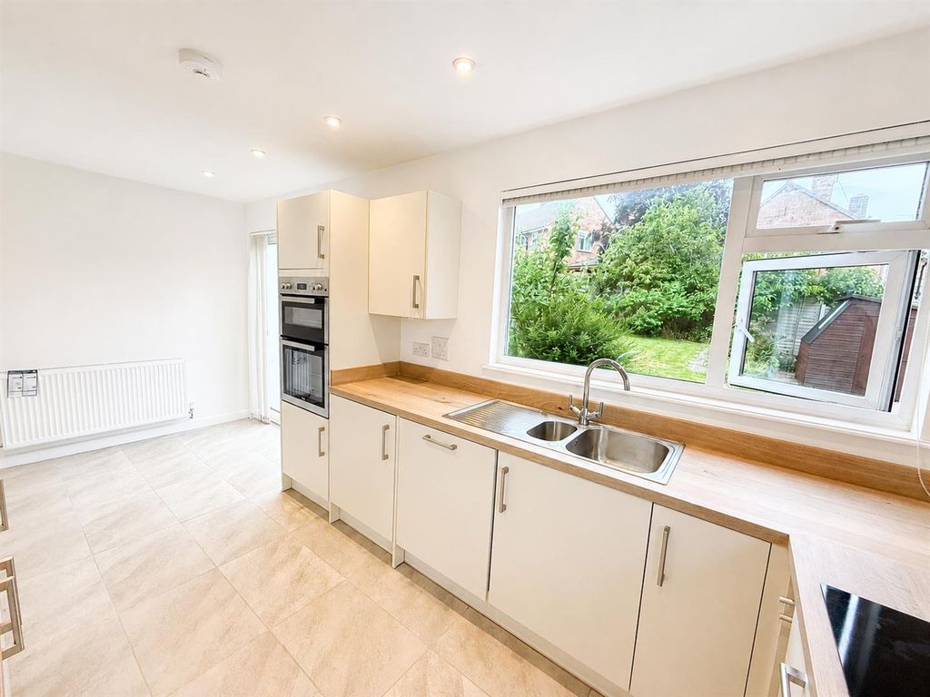 Property photo 2 of 15 Kitchen Diner (1/2)