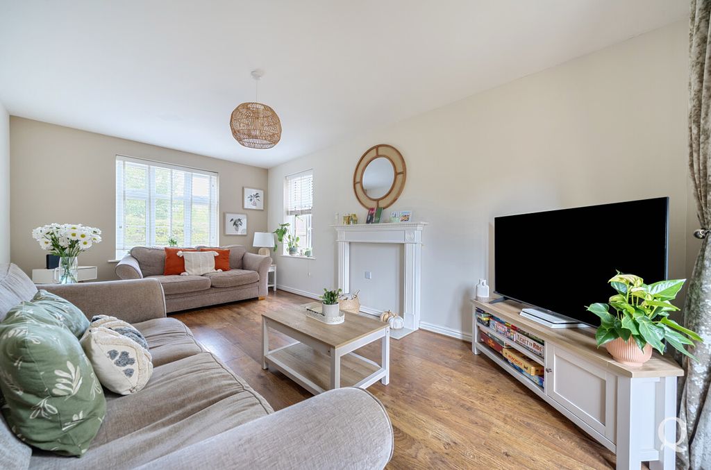 Property photo 2 of 25 13Bc7063-d3Ab-42E...