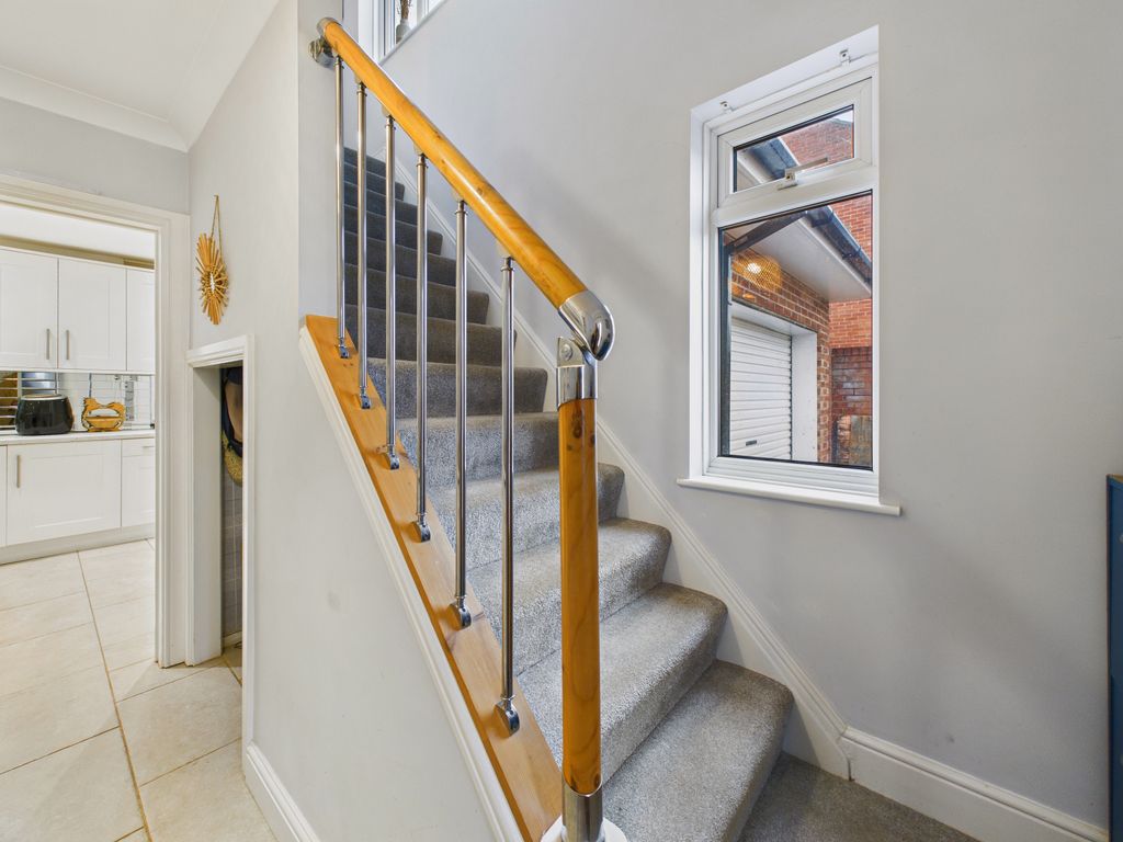 Property photo 3 of 44 Cam05068G0-Pr0066-Still002