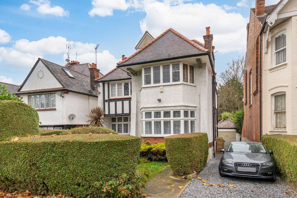 Property photo 3 of 18