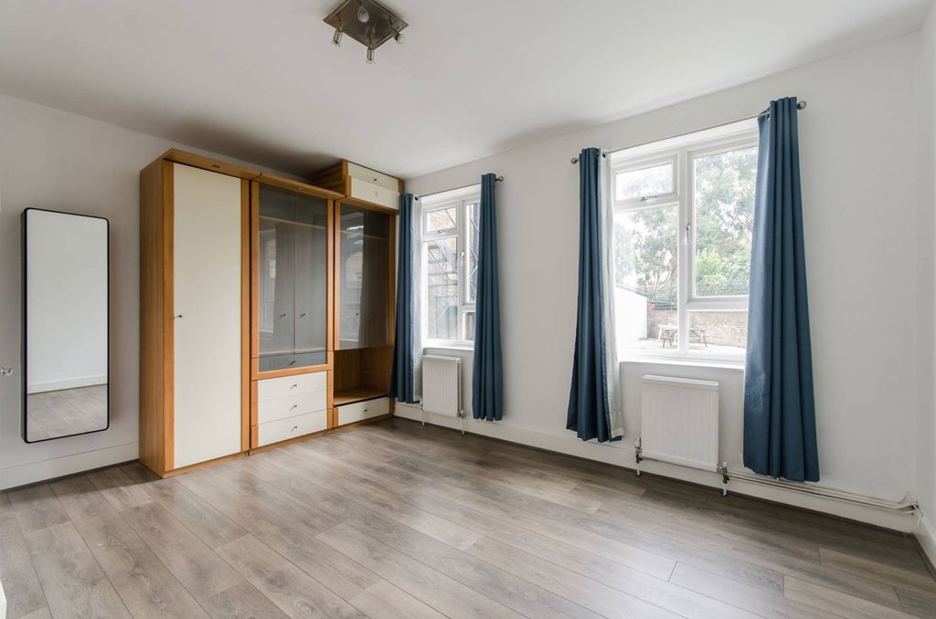 Property photo 1 of 6