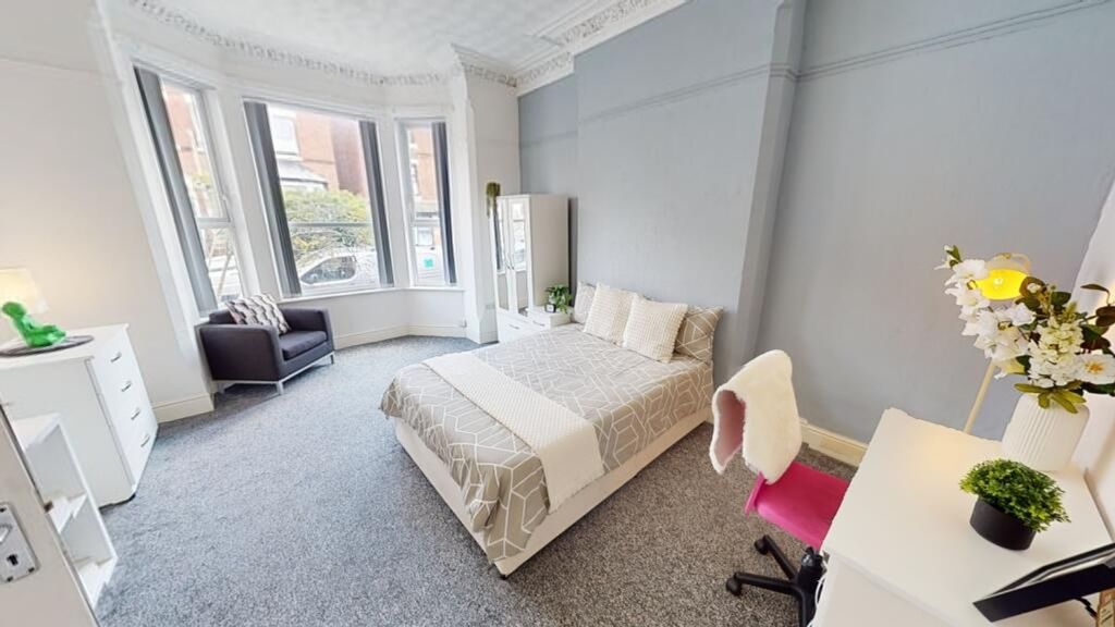 Property photo 1 of 10 A Spacious And Bright Large Double Bedroom, Perfec...