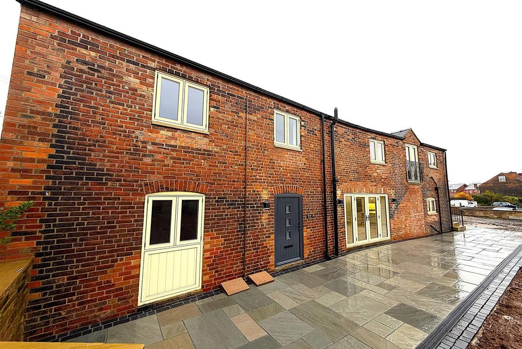 Property photo 1 of 14 Front.Jpg