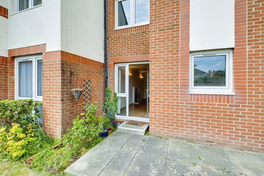 Property photo 2 of 12 General View