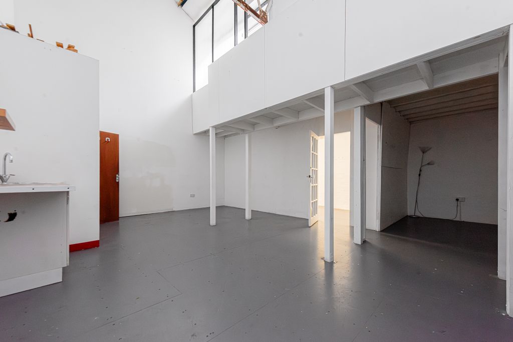 Property photo 2 of 14 Camden Road 394, Unit 16-002