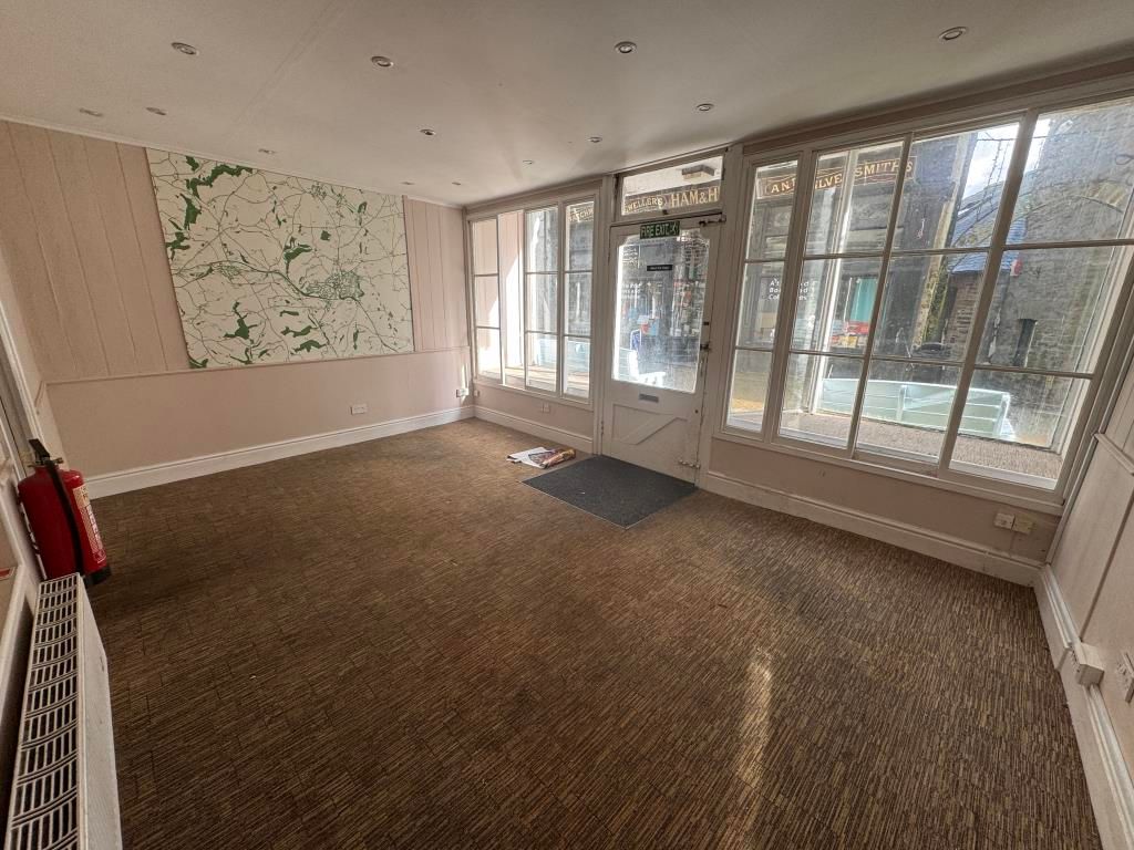 Property photo 2 of 5 Retail Area