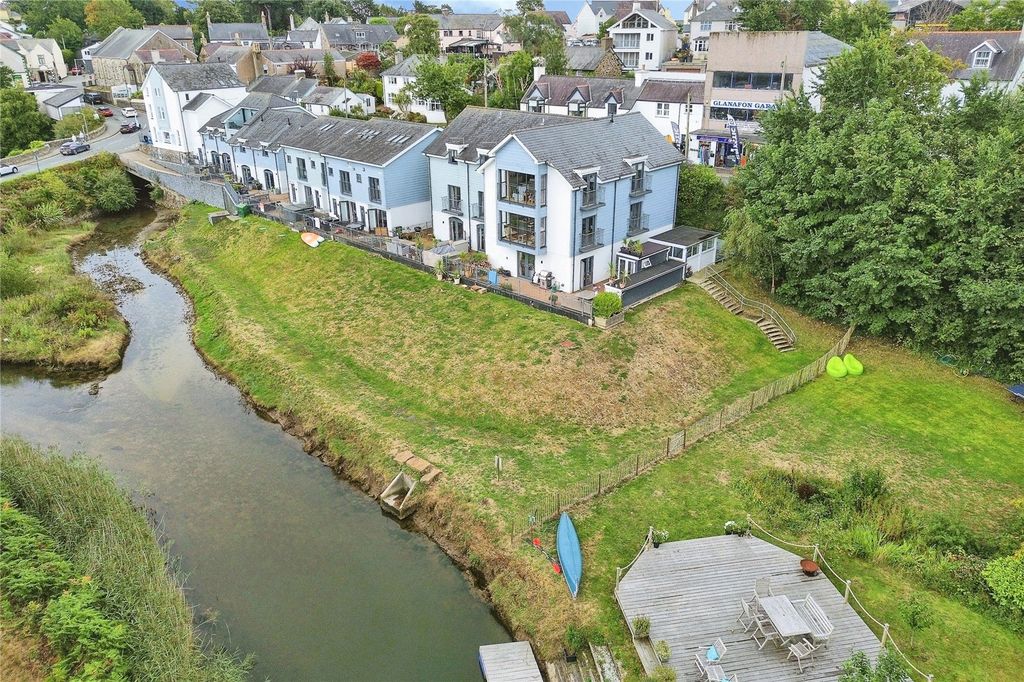 Property photo 2 of 18 Picture No. 20