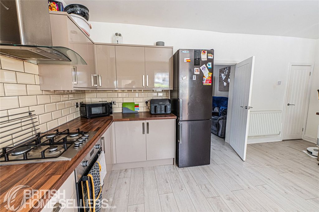 Property photo 3 of 22 Picture No. 05