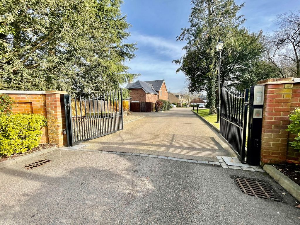 Property photo 2 of 15