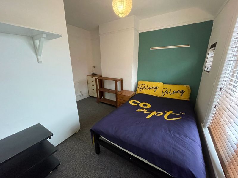 Property photo 1 of 11 Photo 7