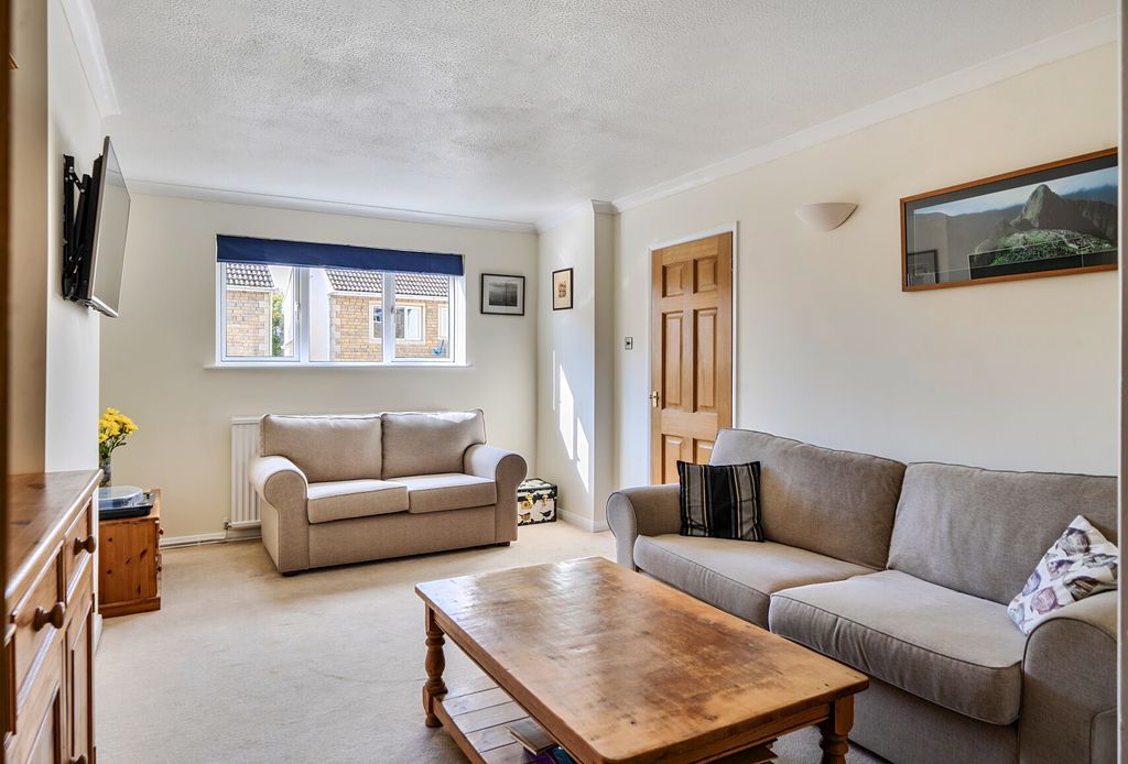 Property photo 2 of 15 Sitting Room