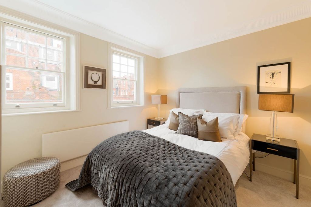 Property photo 3 of 9 Principal Bedroom