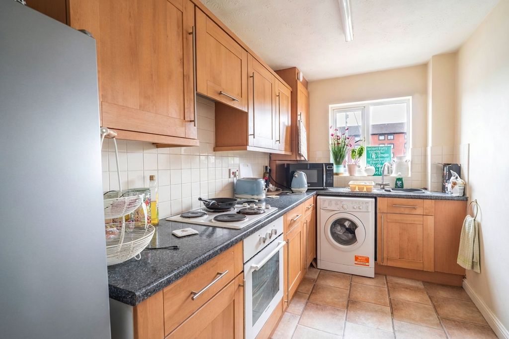 Property photo 3 of 13 Kitchen