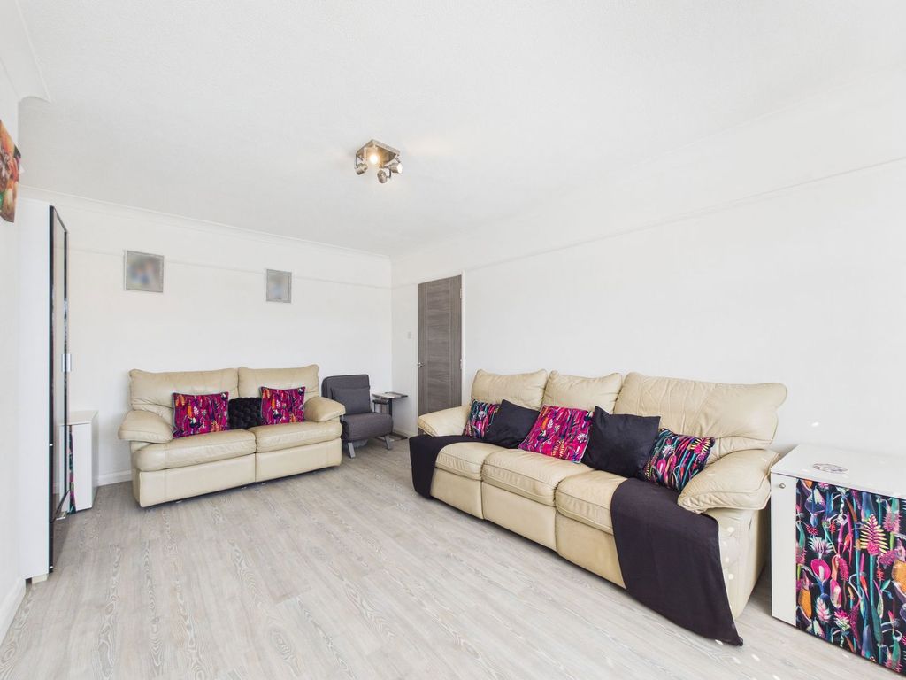 Property photo 3 of 26