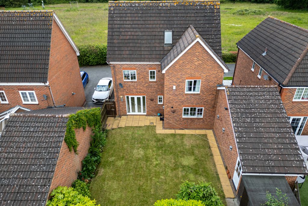 Property photo 3 of 24