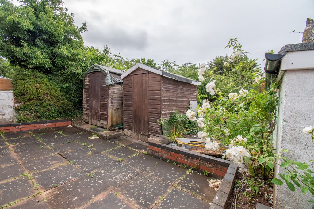 Property photo 2 of 5