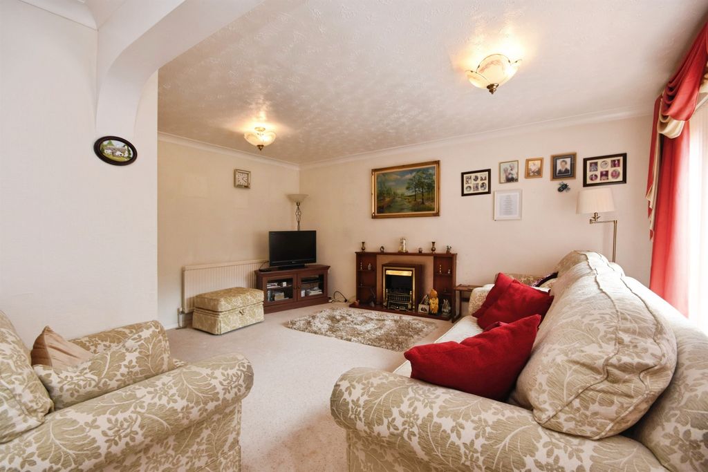 Property photo 2 of 15