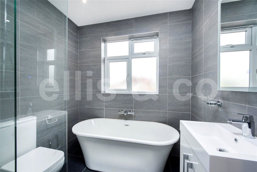 Property photo 2 of 13 Picture No. 23