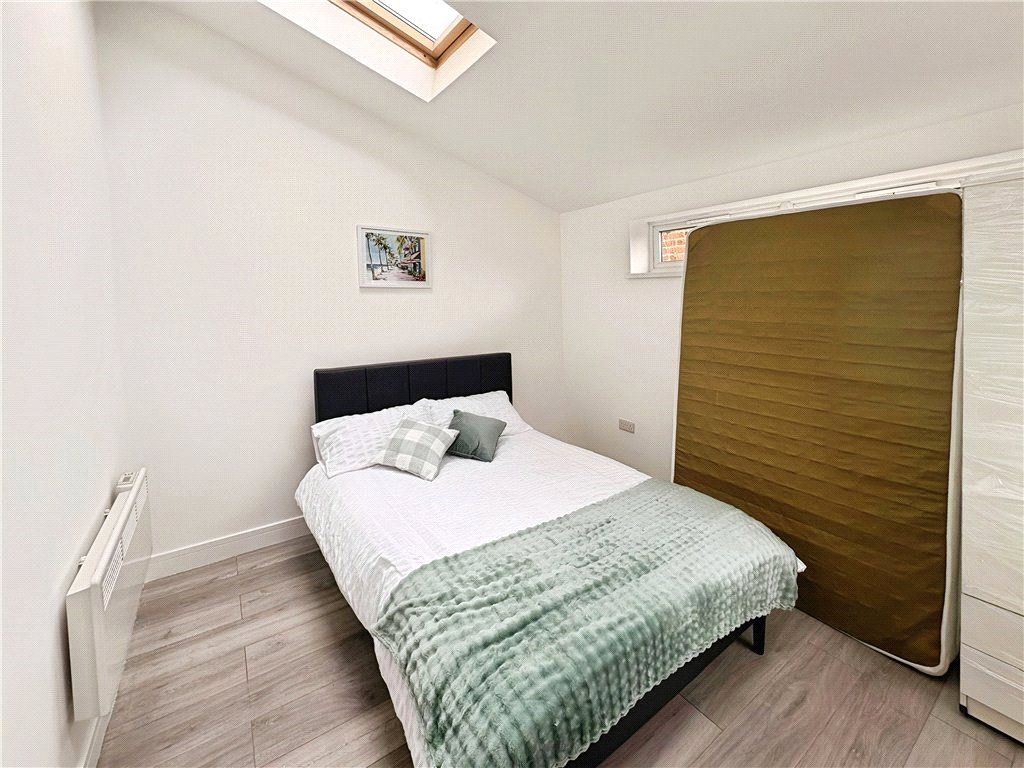 Property photo 2 of 11 Bedroom