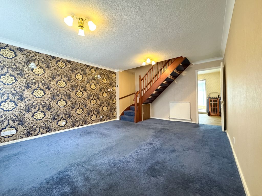 Property photo 2 of 16 Glastonbury Ewemove Skelton