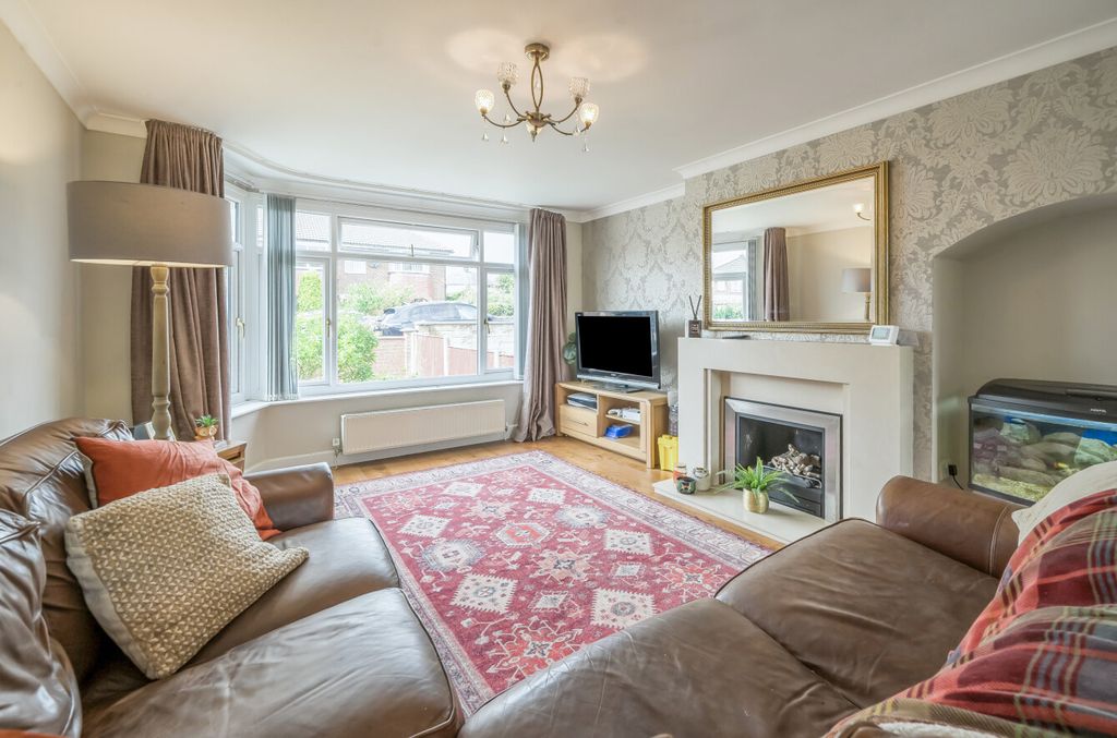 Property photo 2 of 21 1345572-7-68B05Fc...
