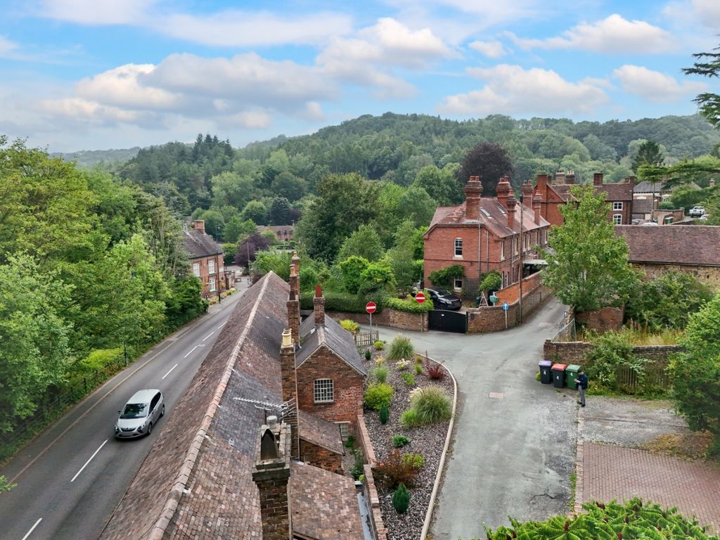 Property photo 2 of 40 4307554