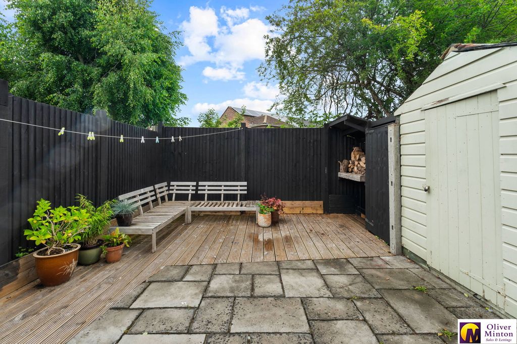 Property photo 2 of 21