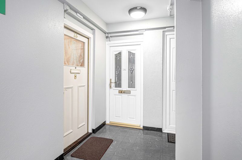 Property photo 2 of 17 Entrance