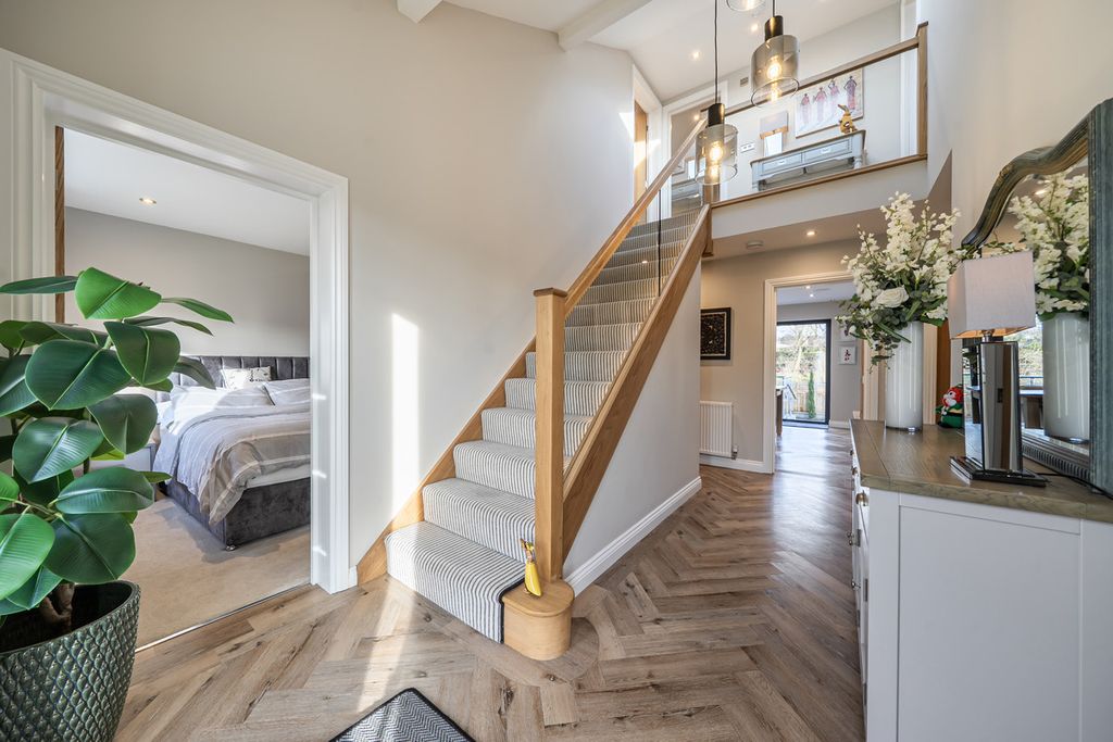 Property photo 3 of 24