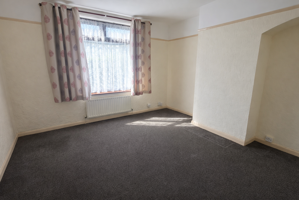 Property photo 2 of 12 Lounge