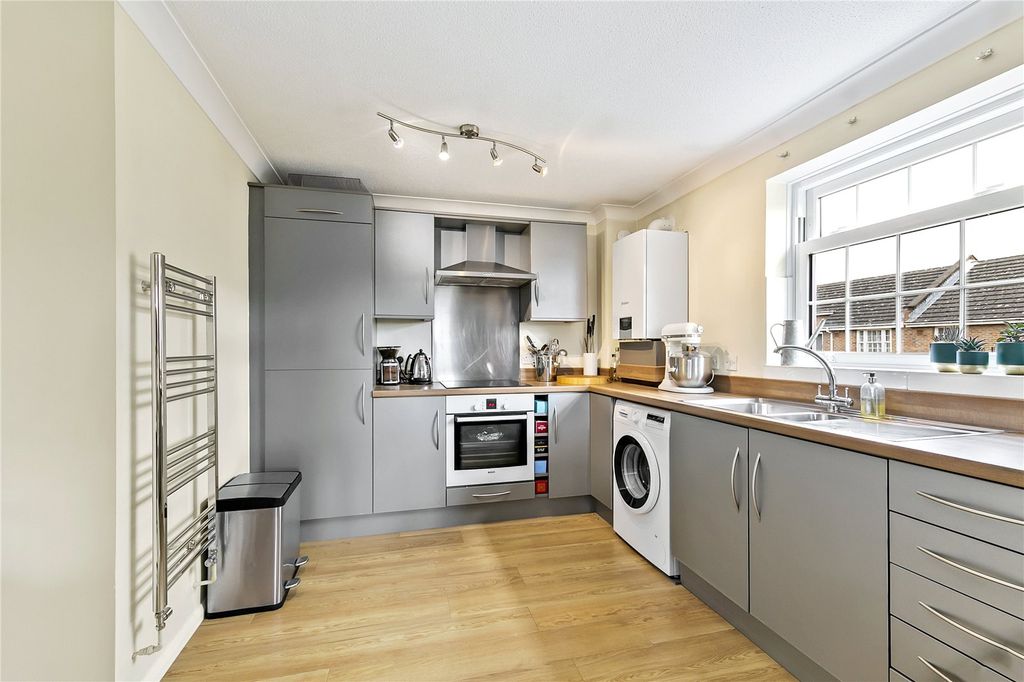 Property photo 3 of 8