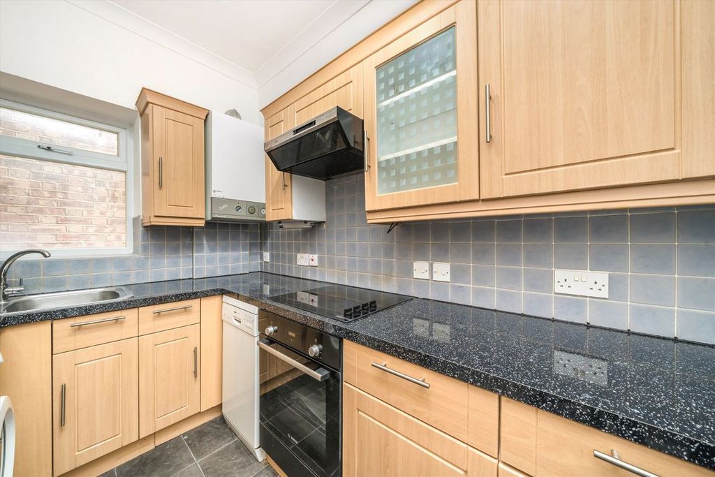 Property photo 3 of 6