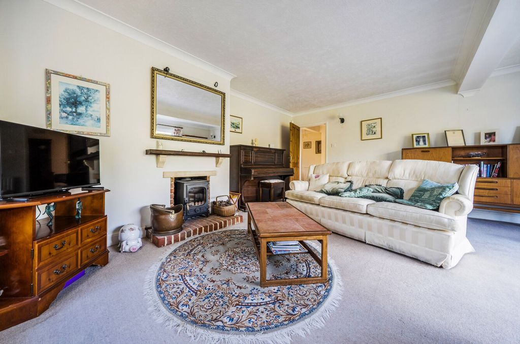 Property photo 2 of 25