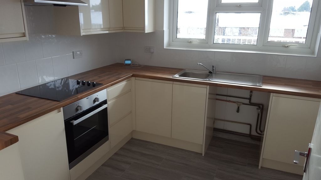 Property photo 1 of 4 Kitchen