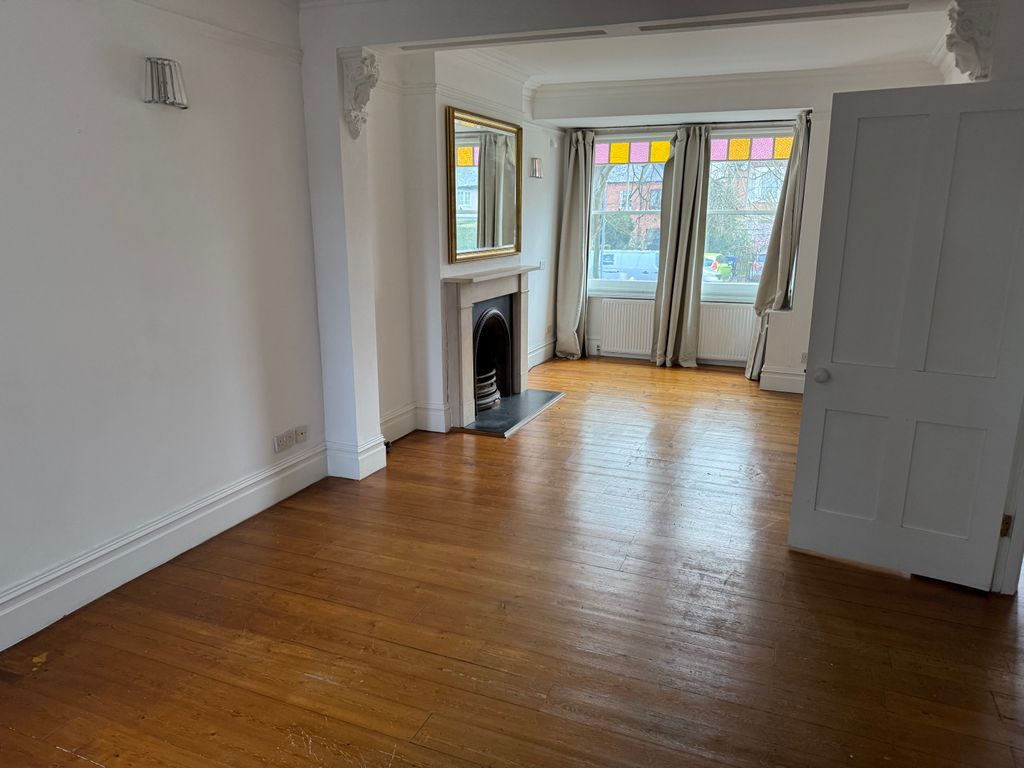 Property photo 2 of 6